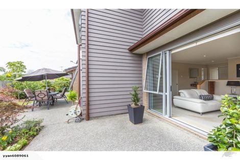 Photo of property in 15 Saltwood Street, Red Beach, 0932