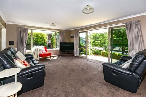 Photo of property in 15 Harrowdale Drive, Avonhead, Christchurch, 8042