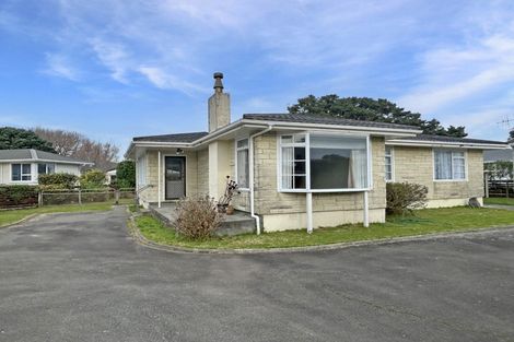 Photo of property in 34 Te Kupe Road, Paraparaumu Beach, Paraparaumu, 5032