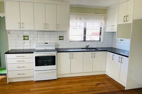 Photo of property in 1/22 Holland Road, Hillcrest, Auckland, 0627