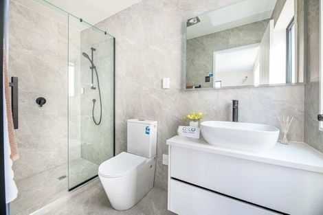 Photo of property in 2/11 Avondale Road, Taradale, Napier, 4112