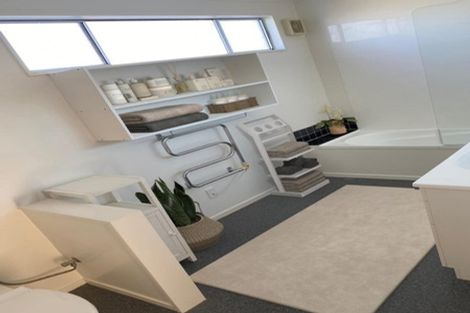 Photo of property in 42 Akaroa Drive, Maupuia, Wellington, 6022