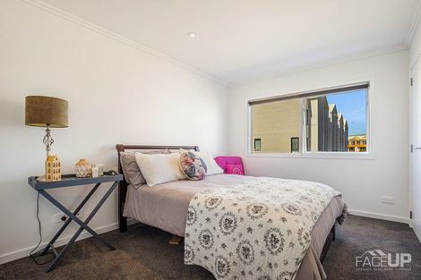 Photo of property in 32 Marine Parade, Hobsonville, Auckland, 0616