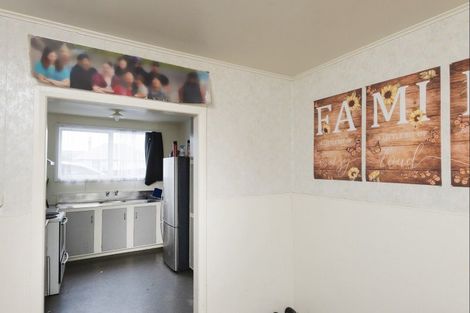 Photo of property in 11 Cambridge Terrace, Kaiti, Gisborne, 4010