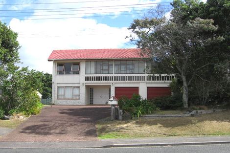 Photo of property in 112 Sunset Road, Unsworth Heights, Auckland, 0632
