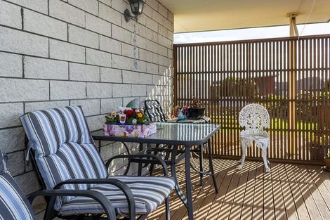 Photo of property in 32 Dillon Drive, Bell Block, New Plymouth, 4312