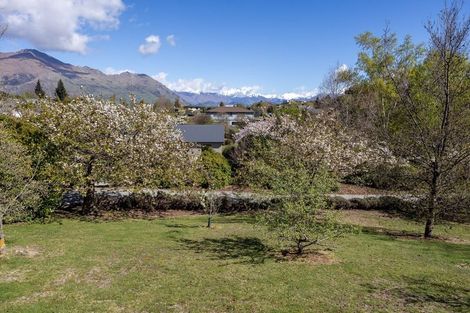 Photo of property in 5 Cottonwood Lane, Wanaka, 9305