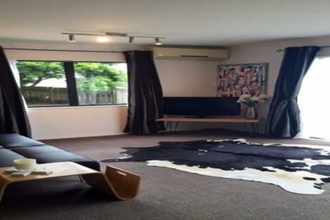 Photo of property in 2/2 Valecrest Place, Bayview, Auckland, 0629