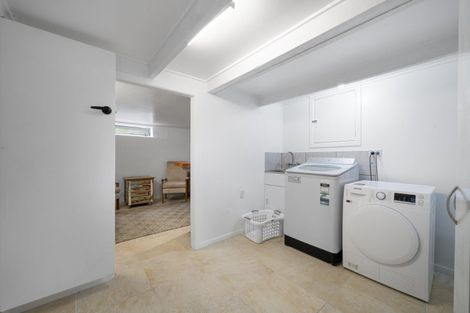 Photo of property in 11 Mount View Place, Spotswood, New Plymouth, 4310