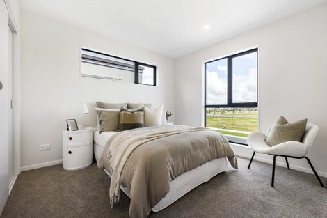 Photo of property in 33 Hampshire Lane, Karaka, 2580