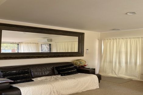 Photo of property in 1/11 Ocean View Road, Hillcrest, Auckland, 0627