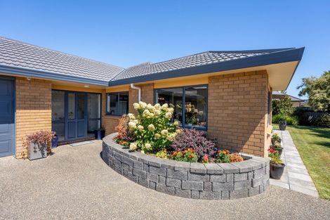 Photo of property in 92 Regent Drive, Paraparaumu Beach, Paraparaumu, 5032
