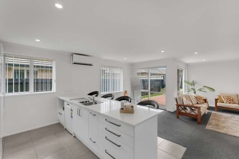 Photo of property in 17 Perla Road, Pukekohe, 2120