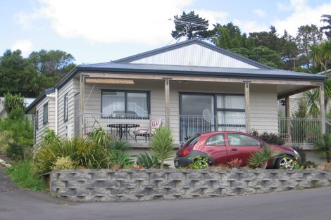Photo of property in 2/92 Saddleback Rise, Murrays Bay, Auckland, 0630