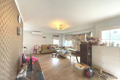 Photo of property in 32 Preston Avenue, Henderson, Auckland, 0610