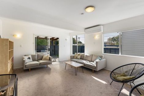 Photo of property in 30 Rangihiroa Street, Waikanae Beach, Waikanae, 5036