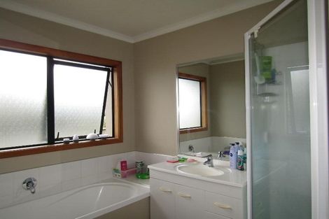 Photo of property in 2/20 The Grove, Nukuhau, Taupo, 3330