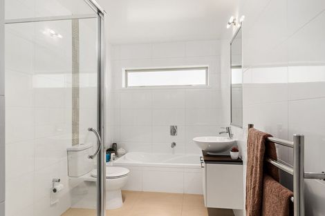 Photo of property in 6 Kensington Drive, Orewa, 0931