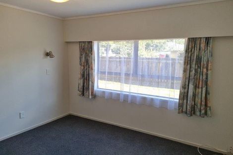 Photo of property in 37 Graham Avenue, Te Atatu Peninsula, Auckland, 0610