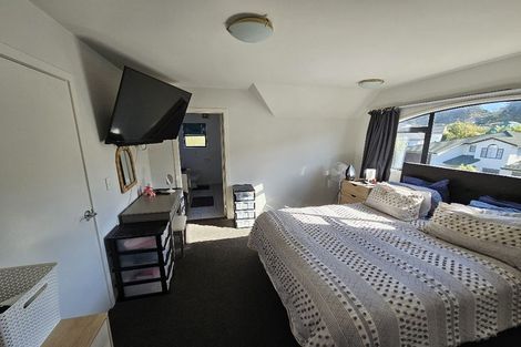 Photo of property in 1 Ridley Green, Churton Park, Wellington, 6037