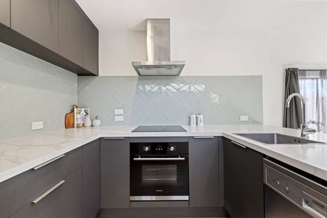 Photo of property in 185 Bowhill Road, New Brighton, Christchurch, 8083