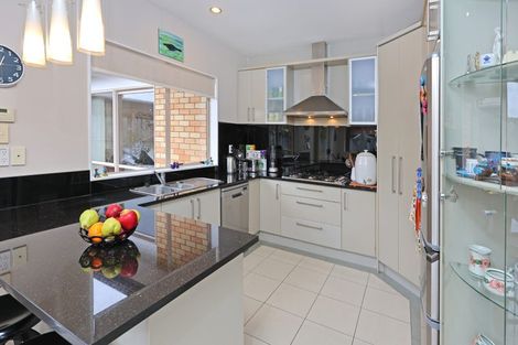 Photo of property in 80 San Marino Drive West, Henderson, Auckland, 0612