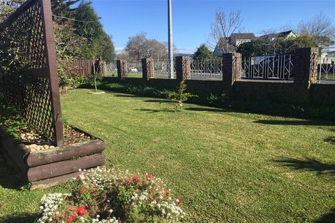 Photo of property in 1/47 Edmonton Road, Henderson, Auckland, 0612