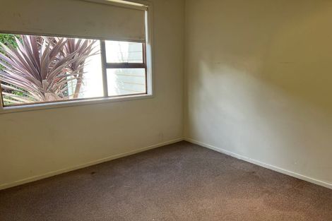 Photo of property in 15 Sunnynook Road, Forrest Hill, Auckland, 0620