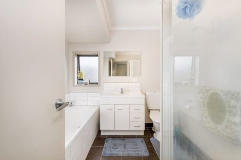 Photo of property in St Claire Village, 5/172 Mcleod Road, Te Atatu South, Auckland, 0610