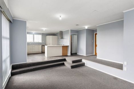 Photo of property in 14 Grenville Street, Levin, 5510