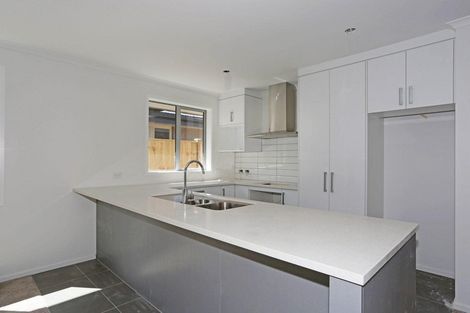 Photo of property in 17 Raki Street, Pukekohe, 2120