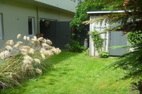 Photo of property in Hobson Flats, 1u2 Hobson Street, Pipitea, Wellington, 6011