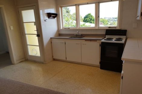 Photo of property in 9 Lex Avenue, Green Bay, Auckland, 0604