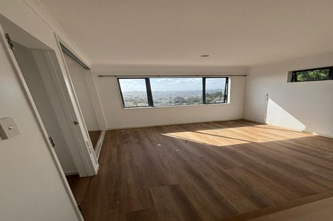 Photo of property in 132 Redoubt Road, Goodwood Heights, Auckland, 2105