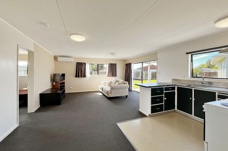 Photo of property in 26 Cumberland Place, Kelvin Grove, Palmerston North, 4414