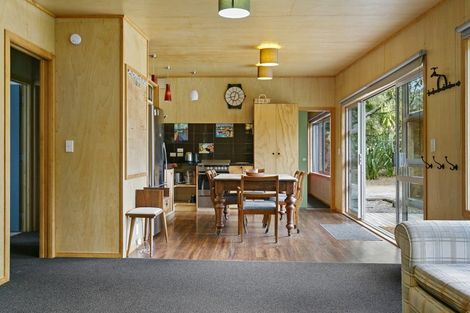 Photo of property in 69 Gillespie Place, Acacia Bay, Taupo, 3385