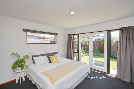 Photo of property in 52 Northcote Road, Northcote, Christchurch, 8052