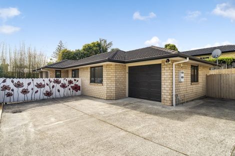 Photo of property in 27a Chorley Avenue, Massey, Auckland, 0614