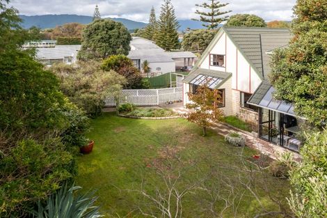 Photo of property in 2 Lavinia Grove, Waikanae Beach, Waikanae, 5036