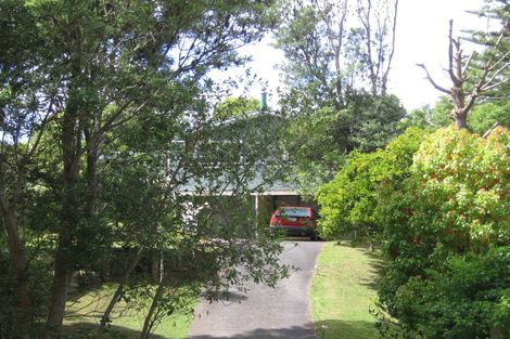 Photo of property in 13 John Bracken Way, Beach Haven, Auckland, 0626