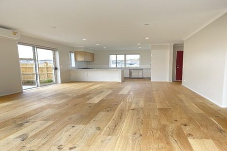 Photo of property in 20 Onekura Street, Red Beach, 0932