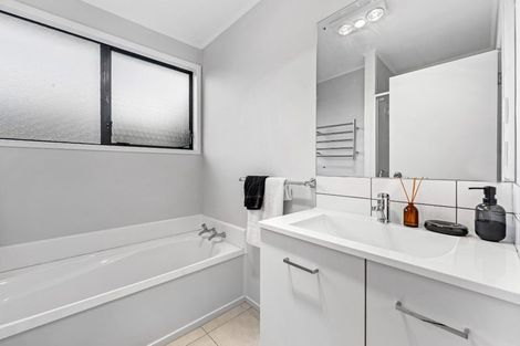 Photo of property in 1/36 Borich Road, Sunnyvale, Auckland, 0612