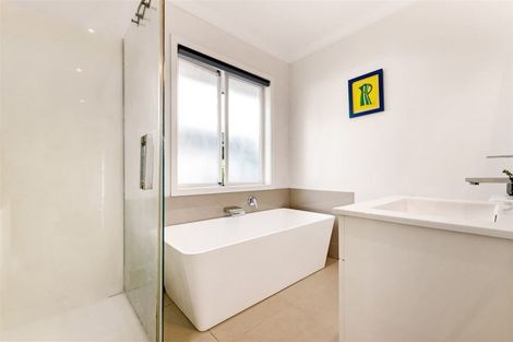Photo of property in 24b Ribblesdale Road, Henderson, Auckland, 0612