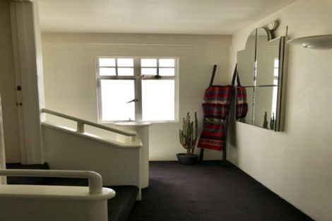 Photo of property in 4/154 Oriental Parade, Oriental Bay, Wellington, 6011