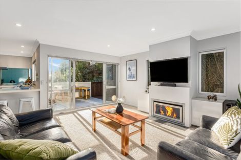 Photo of property in 9 Paremata Drive, Paremata, Porirua, 5024