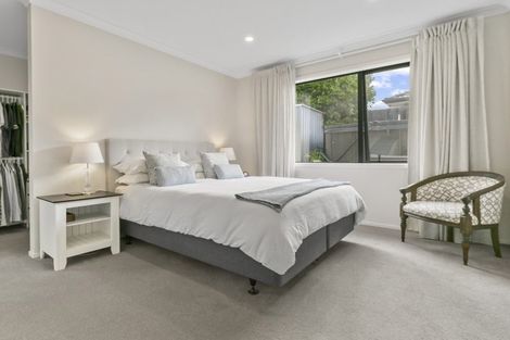 Photo of property in 6 Papa Orchard Drive, Kumeu, 0810