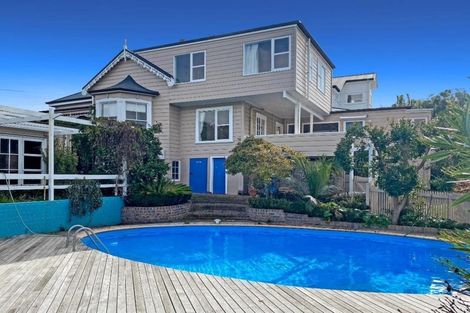 Photo of property in 18 Bridge View Road, Birkenhead, Auckland, 0626