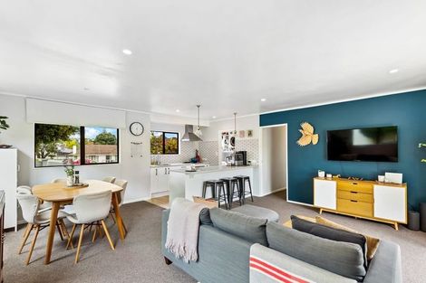 Photo of property in 80 Kervil Avenue, Te Atatu Peninsula, Auckland, 0610