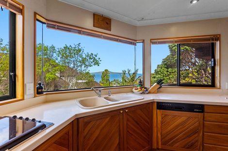 Photo of property in 2/62 Beach Road, Castor Bay, Auckland, 0620