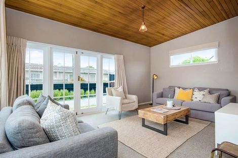 Photo of property in 6 Neeve Road, Taradale, Napier, 4112